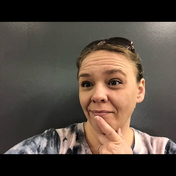 Meet your Posher, Andrea - Picture 3 of 3